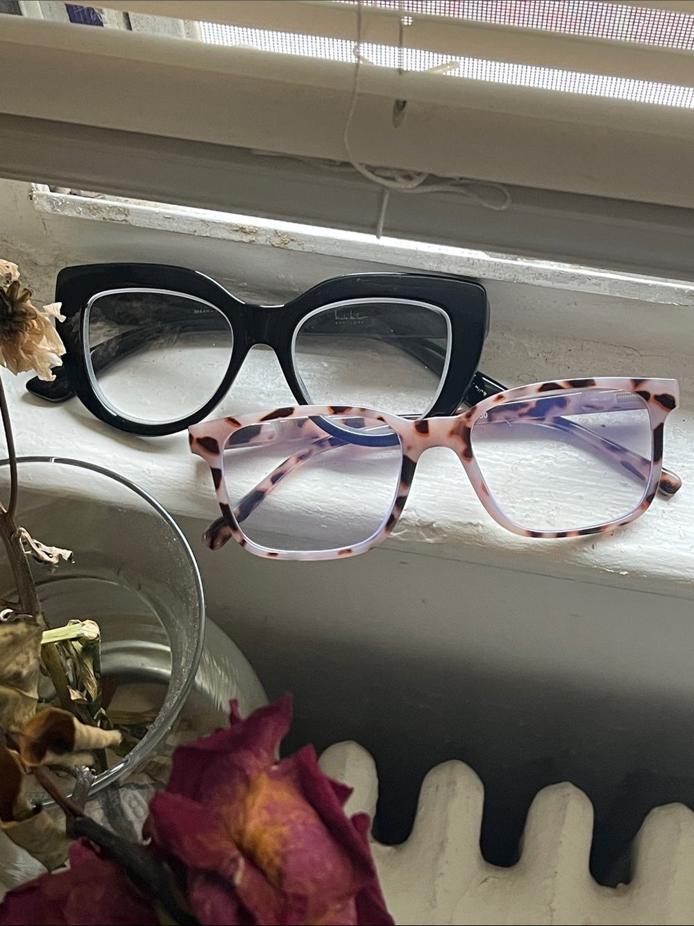 2 Pack Cat-Eye Glasses in Black and Pink Tortoise(+ 2.00)👓